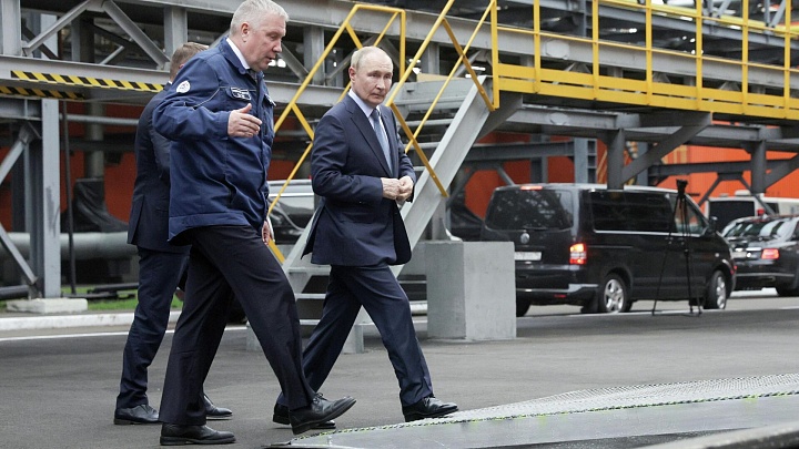 Путин: правительство думает над расширением поддержки автопроизводителей