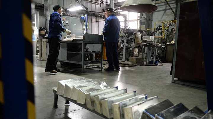 Цена на серебро поднялась выше 46 долларов за унцию