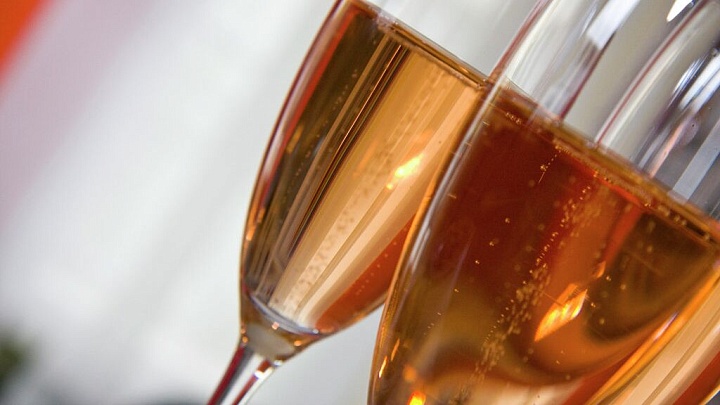 Роскачество назвало лучшие российские игристые вина и шампанские