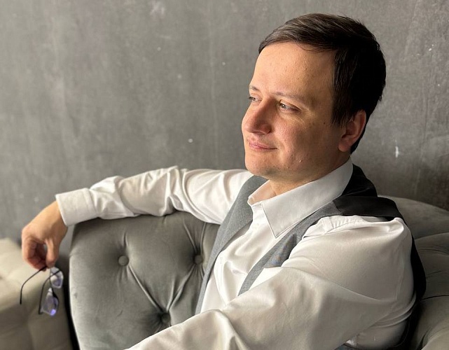 Гипнотерапевт Алексей Дешевых о преимуществах гипнотерапии в решении конкретных проблем